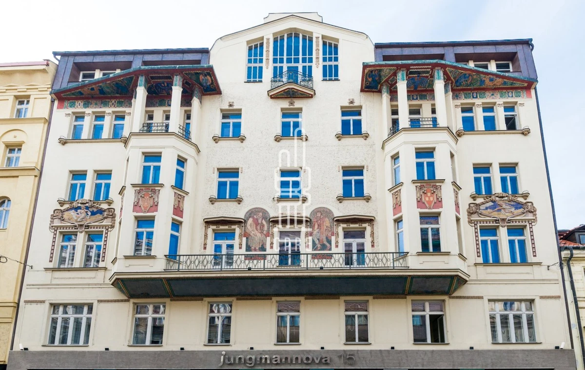 Fachada de Jungmannova 15/26, sede del LAC Center en Praga