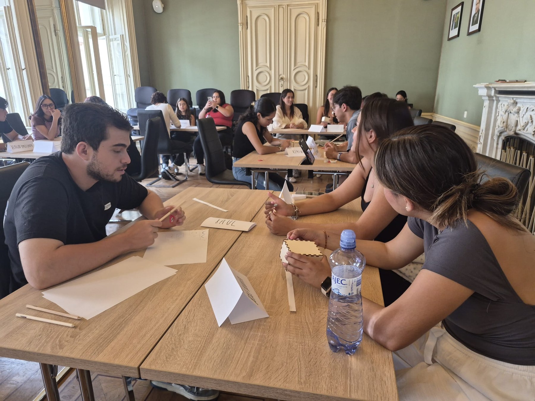Taller académico colaborativo en Anglo-American University